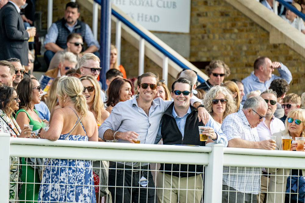 Crowd at Royal Windsor Racecourse